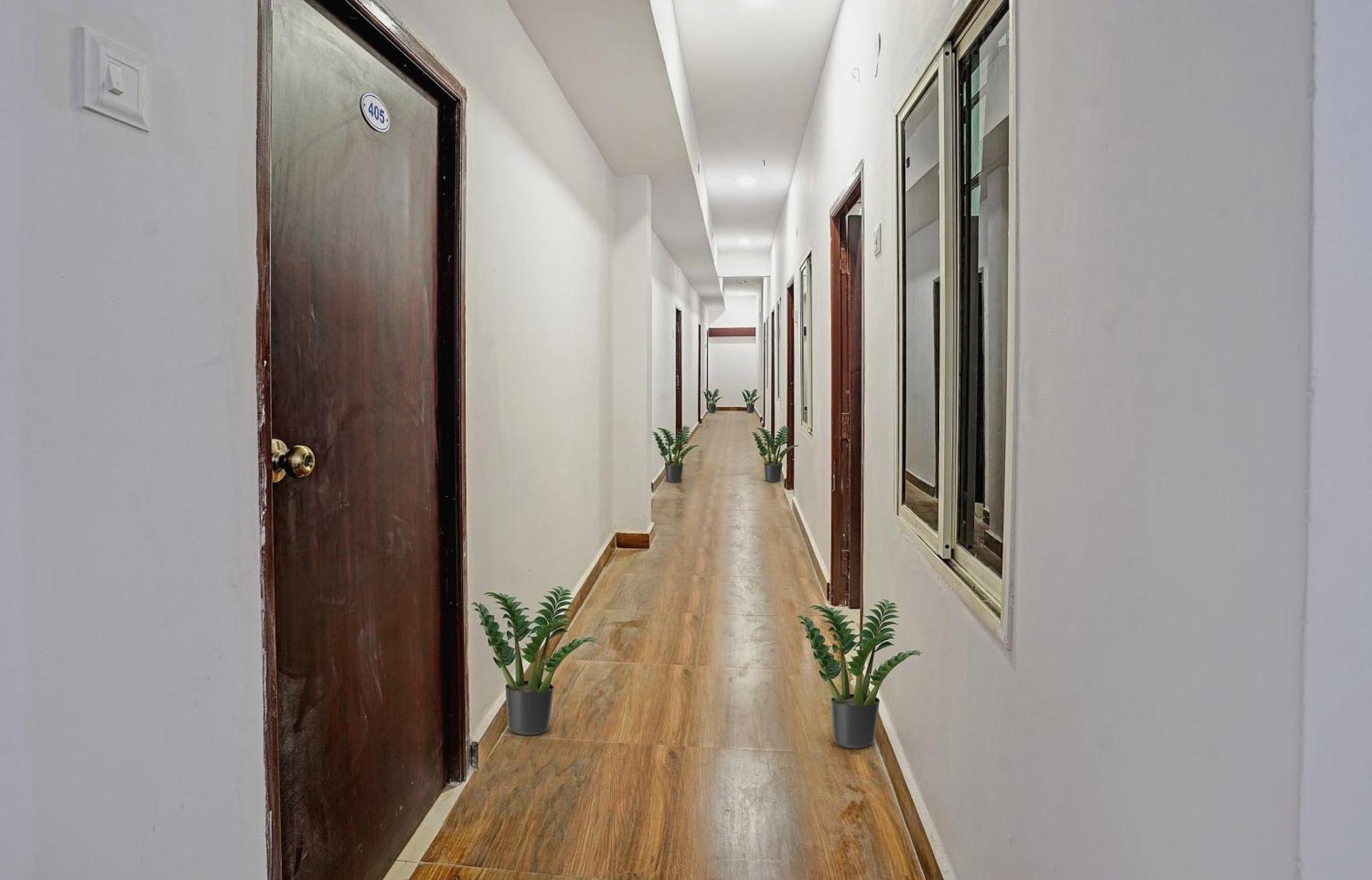Hotel O Sai Krishna Residency Виджаявада Экстерьер фото